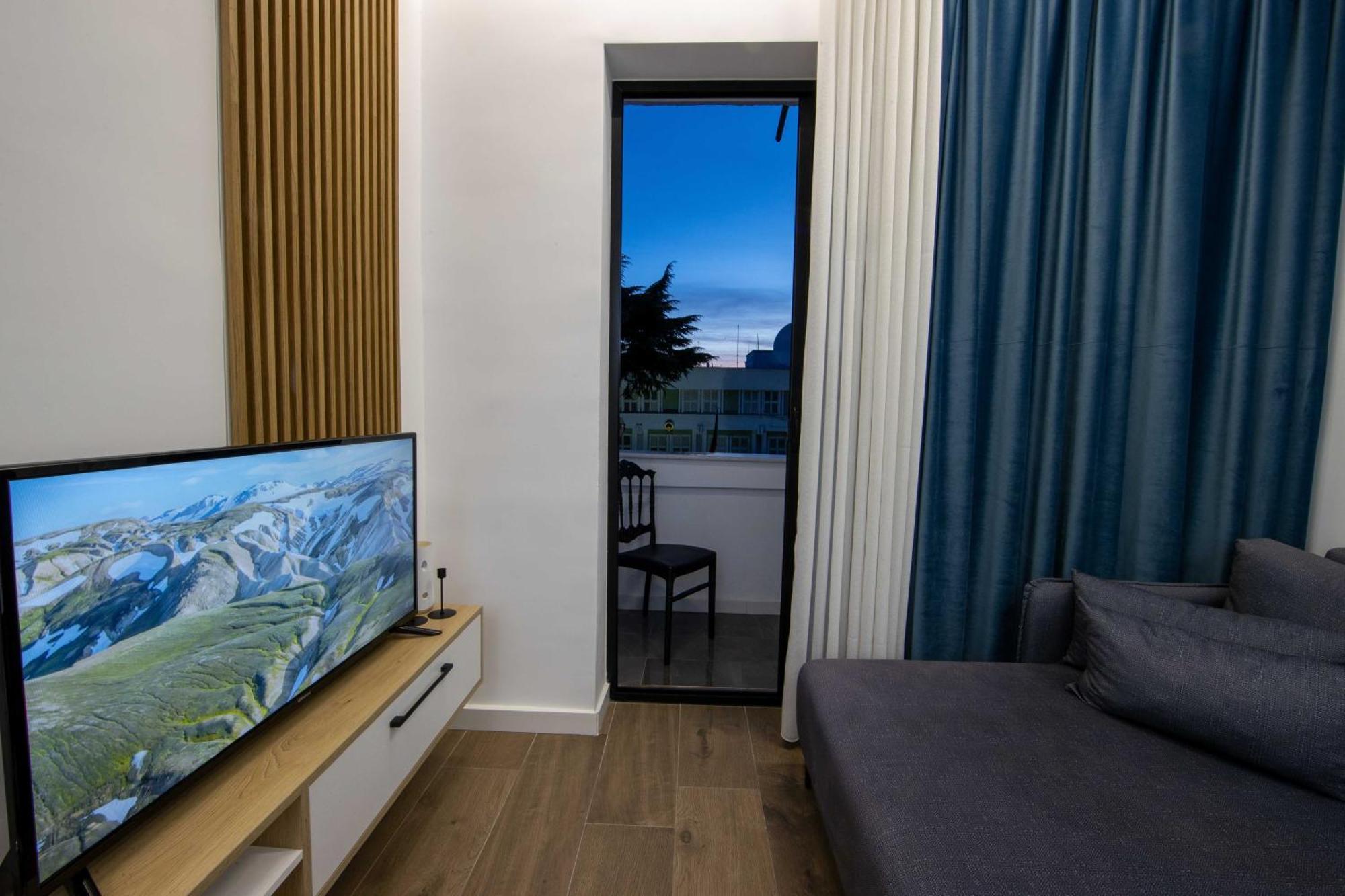 Niki'S Apartments Тирана Екстер'єр фото
